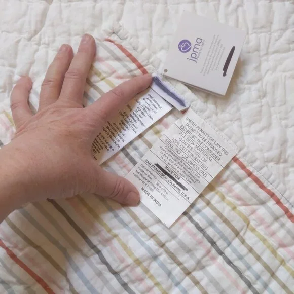 pottery barn kids animal alphabet quilt 36" wide x 50" long - Picture 7 of 7